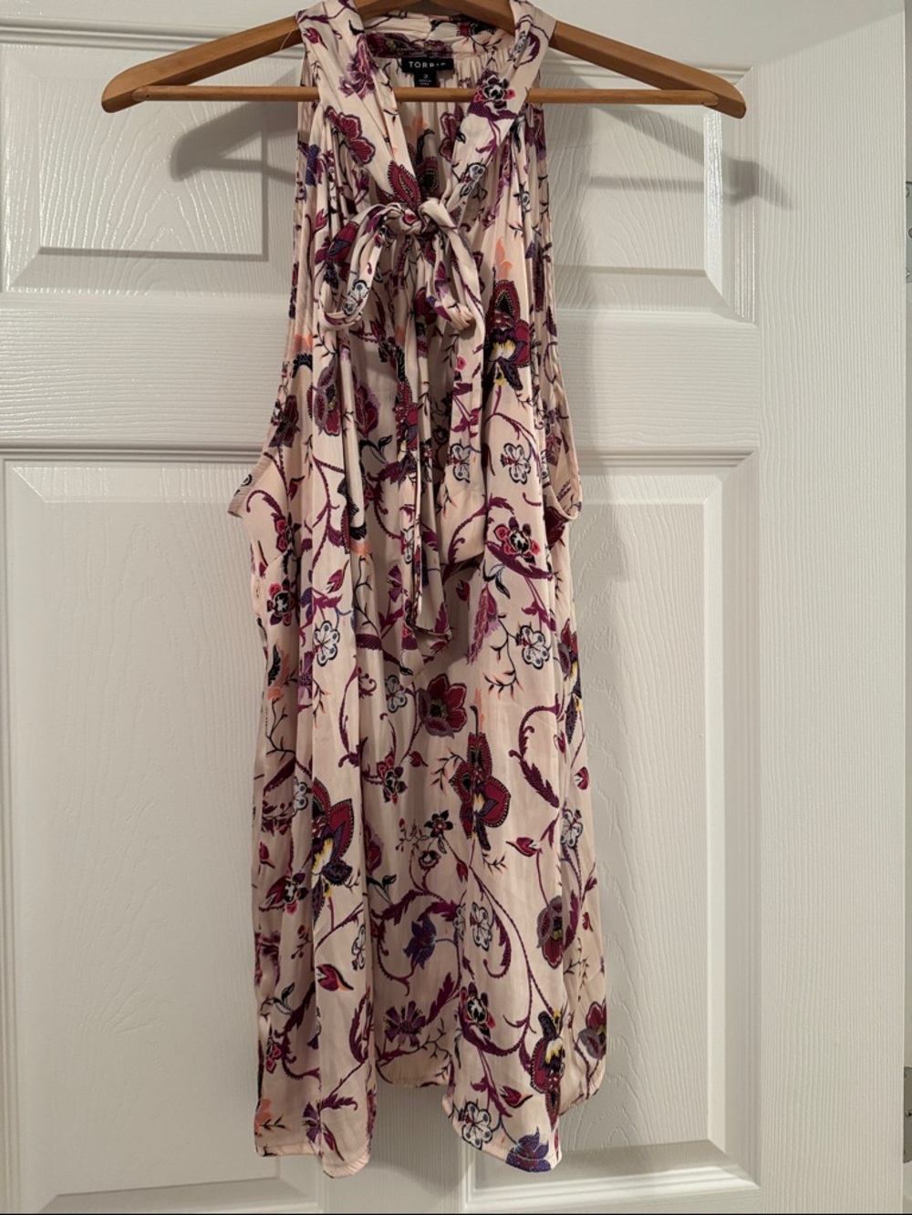 Torrid Cream Sleeveless Blouse with Pink & Purple Floral Print